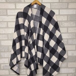 Chris & Carol Plaid Black and White Cape Size Large